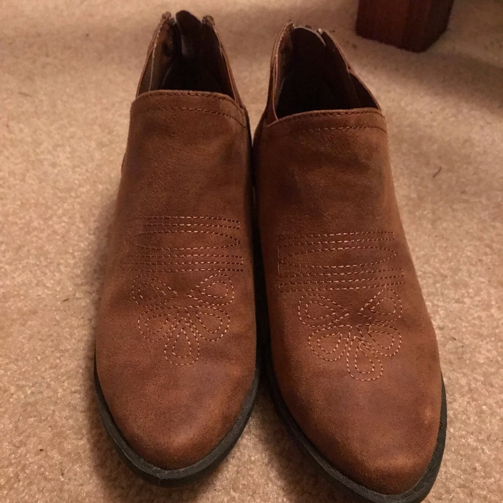 Cat & Jack size 3 Western Bootie